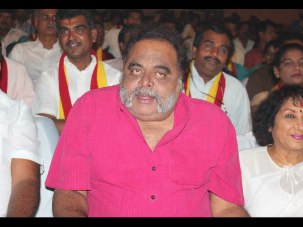 Ambareesh Was The Center Of Attraction