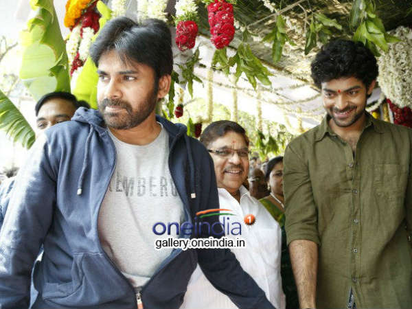Pawan Kalyan With Nephew Varun Tej 