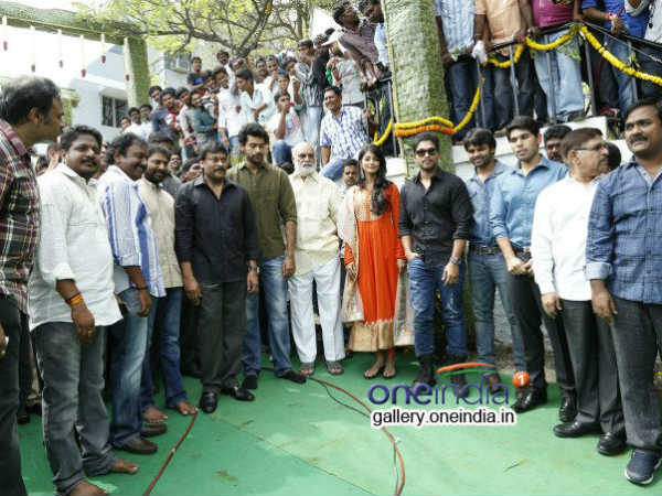 Chiranjeevi With Varun And Guests