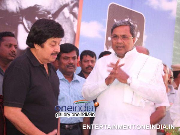 Siddaramaiah Consoled Srinath