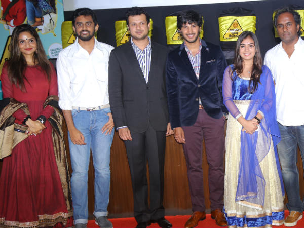 Vaayai Moodi Pesavum Team Posing For Camera