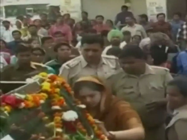 Tamil Actress Nagma Insulted - Photo 4