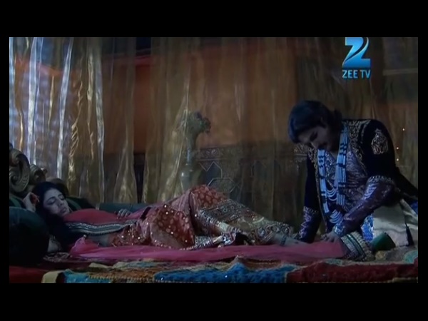 Jodha Akbar: 27th March; Drunk Jalal Walks To Jodha 