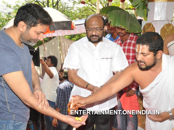 Trivikram Srinivas Receives Theertha Prasadam
