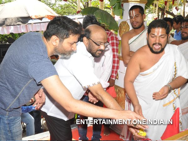 Radhakrishna-Trivikram Offer flowers