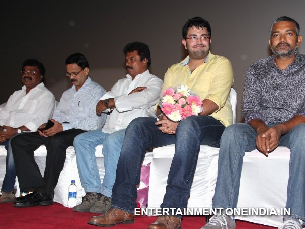 Guests At Vallavanukku Pullum Aayudham Audio Release