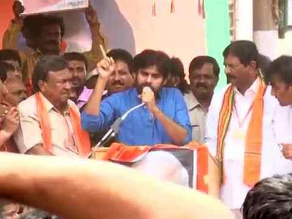 Pawan Kalyan Gets Good Reception In Kolar