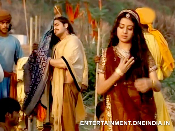 Jodha Akbar: 17th April; Jalal Reaches Jodha At Last While 