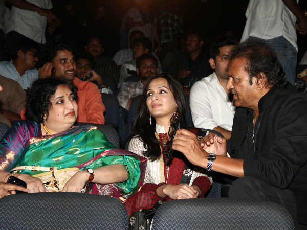 Mohan Babu's Bonding With Rajini's Wife And Daughter