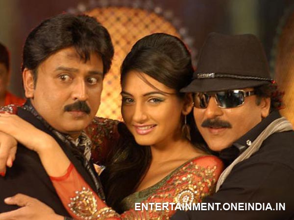 Ravichandran With Two Heroines Ragini Dwivedi Lakshmi Rai Kannada Film Shrungara Rama Filmibeat