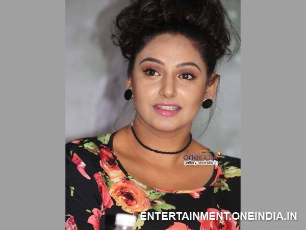 First Combination Of Ragini And Yogaraj Bhat