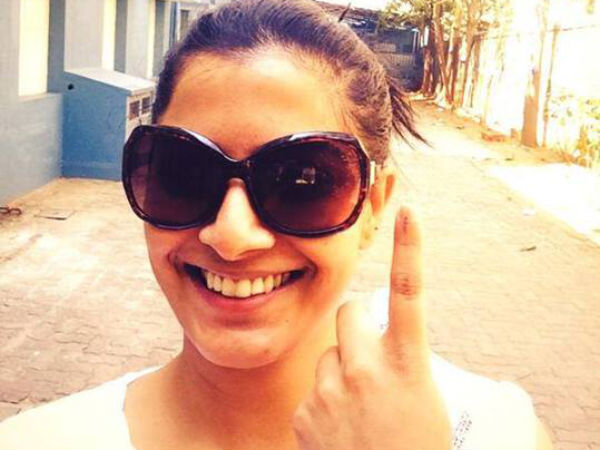 Varalaxmi Sarathkumar Casts Her Vote