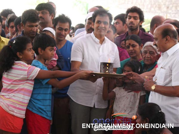 Raghavendra Rajkumar Performing Pooja