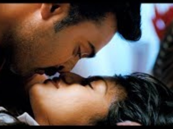Photo: Prasanna-Oviya's Lip-Lock