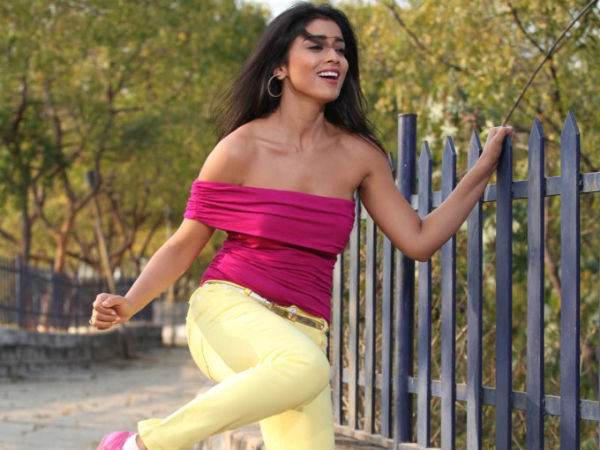 Hot Pics Of Of Shriya Saran – Pic 9