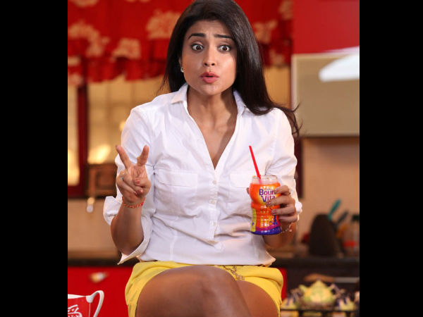 Hot Pics Of Of Shriya Saran – Pic 10