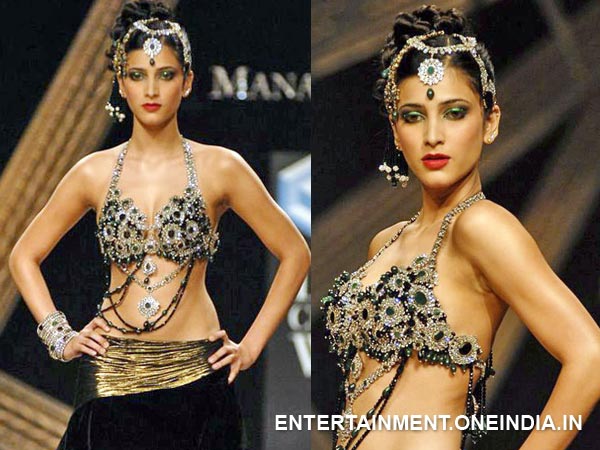Shruti Hassan At HDIL Couture Week