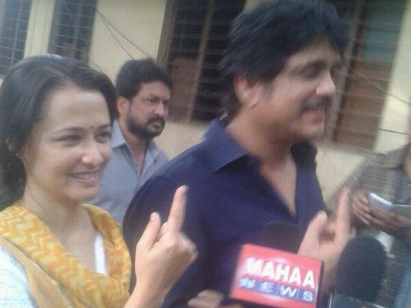 Amala Akkineni, Nagarjuna Cast Vote