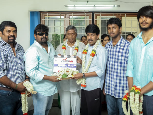 Pisasu Team Posing For Camera With The Clap