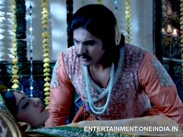Rukhaiya Faints