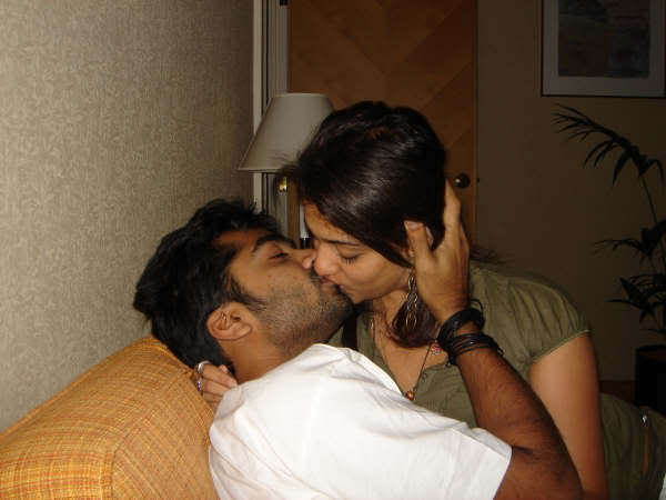 Simbu-Nayantara leaked Kissing Pics