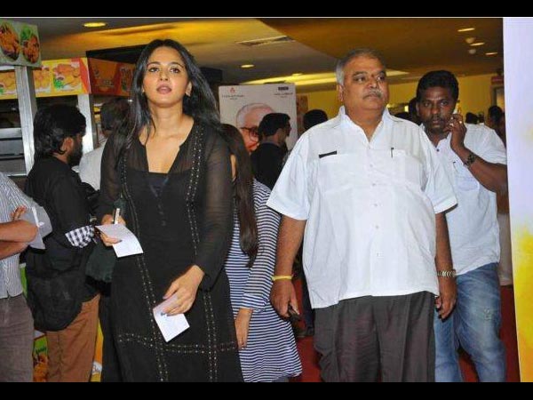 Anushka Shetty At Manam Premiere