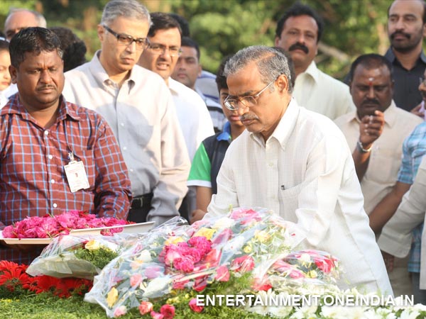 Mohanakrishna Offering Flowers To Late NT Rama Rao 