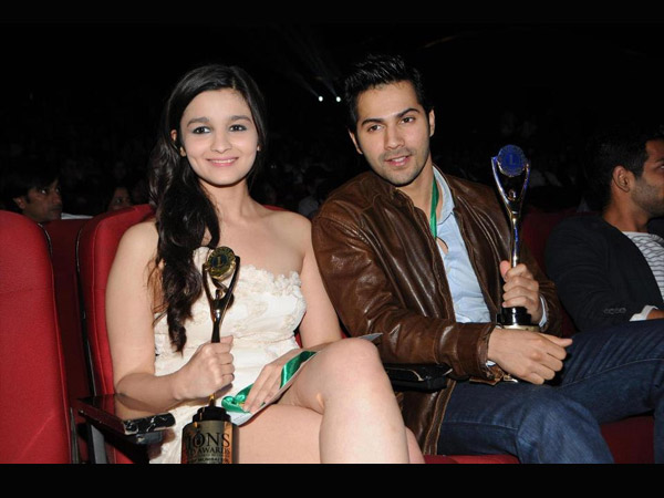 Alia Bhatt Oops Moment | Alia Bhatt Oops Moment Images | Alia Bhatt Oops Moment Photo | Alia Bhatt Hot Oops Moment - Filmibeat