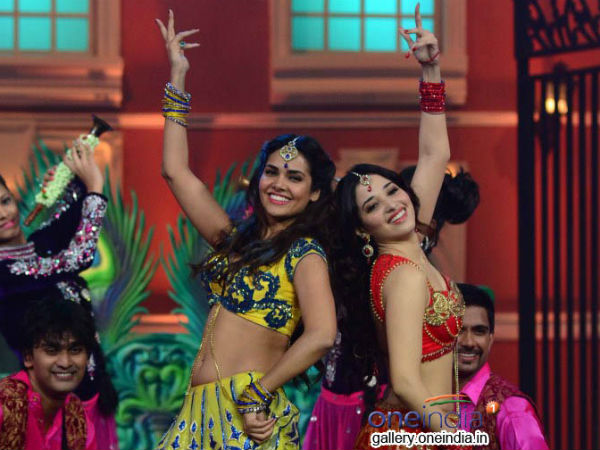 Tamannah And Esha Performance At Humshakals Promotion