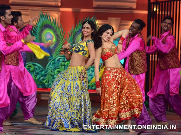 Tamanna-Esha Performing Hit Number