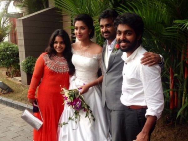 Vijay-Amala Paul With Best Pals