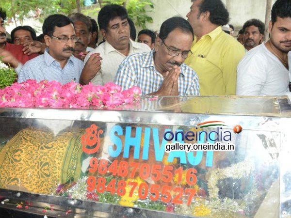 Kondavalasa Pays Last Respect To Telangana Shakuntala