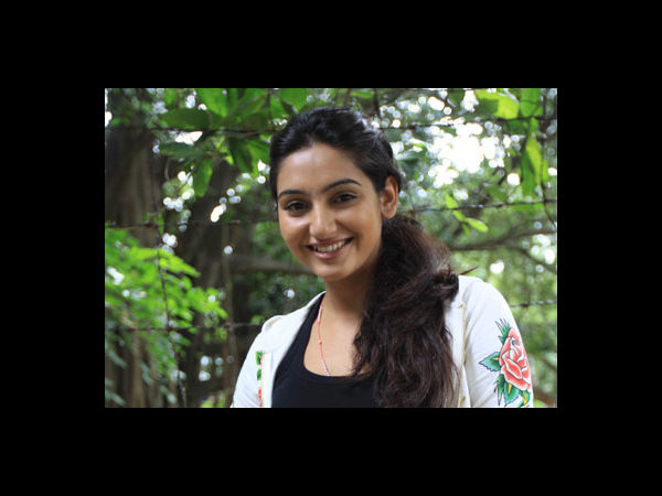 Ragini Dwivedi Without Makeup