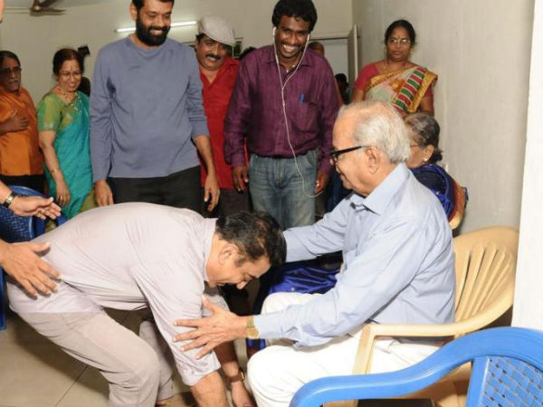 Kamal Hassan Seeking Balachander's Blessings