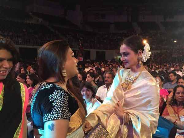 Khushboo Bonds With Rekha