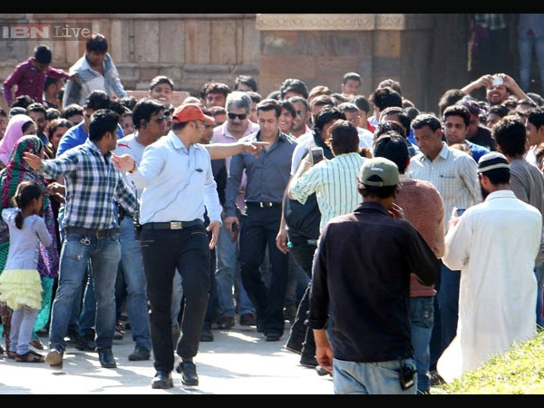Salman's Photographers Issue