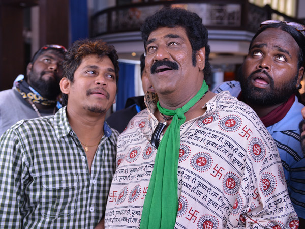Santosh Srinivas' Bonding With Raghu Babu