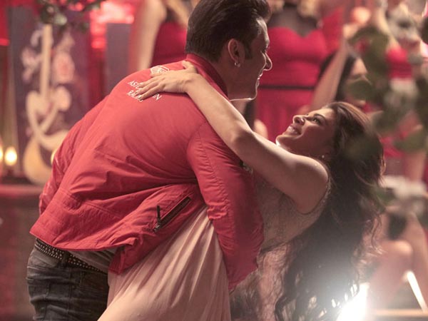 Komal Nahta ‏@KomalNahta 