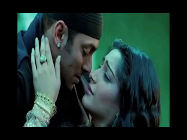 Sonam Kapoor Romancing Salman Khan