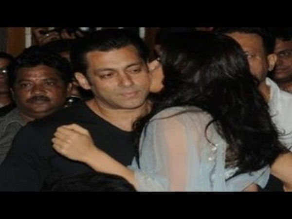 Jacqueline Kisses Salman