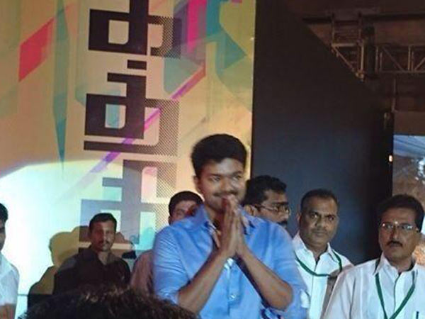 Vijay Greets Guests At Kaththi Audio Release