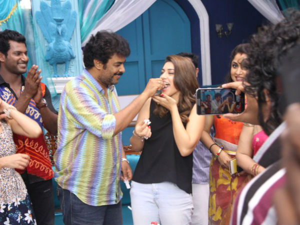 Sundar C Celebrates Aranmanai Success With Hansika Motwani
