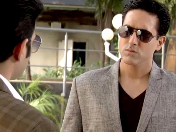 https://www.filmibeat.com/img/2014/09/29-1411976068-yeh-hai-mohabbatein-06.jpg