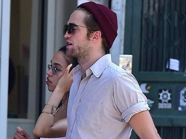 FKA twigs Gets Racist Comments For Dating Robert Pattinson FKA twigs Gets Racist Comments For Dating Robert Pattinson