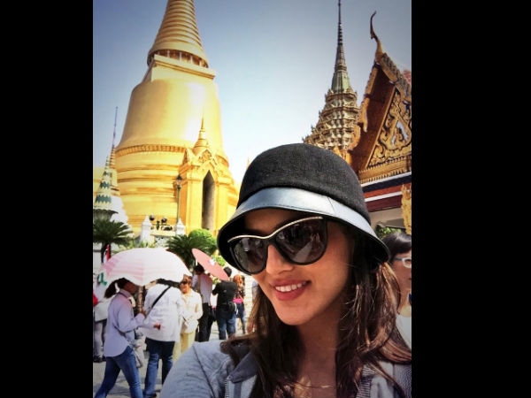 Sunny Leone Selfie