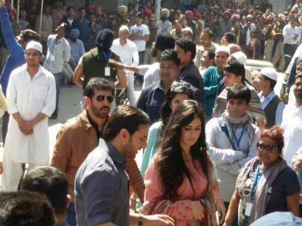 Saif And Katrina Among The Crowd
