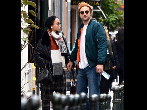 Sienna Miller, Tom Sturridge Played Cupid For Pattinson & FKA Twigs Sienna Miller, Tom Sturridge Played Cupid For Pattinson & FKA Twigs