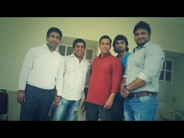 Sallu Bhai With Crew