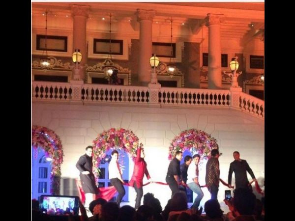 Lungi Dance
