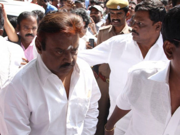 Vijayakanth Arrives To Pay His Tributes